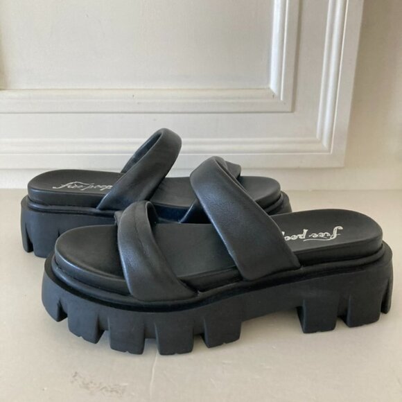 NWOB Free People Jones Black Leather Beach Lug Sole Sandals Sz 39